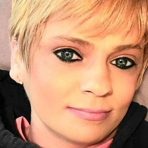 Meet your Posher, Dee